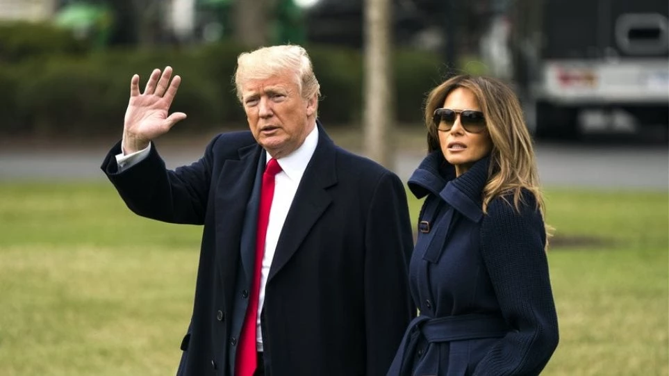 Ο Τραμπ «καλοπιάνει» τη Μελάνια εν μέσω σκανδάλων: «Είναι ο βράχος μου»